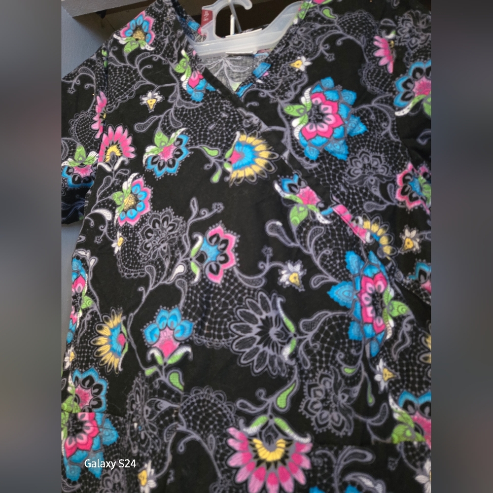 Scrub top
